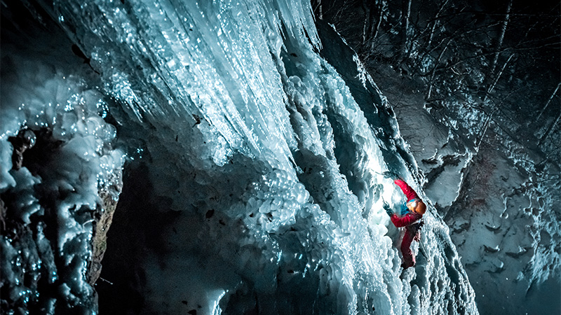 night-ice-climbing